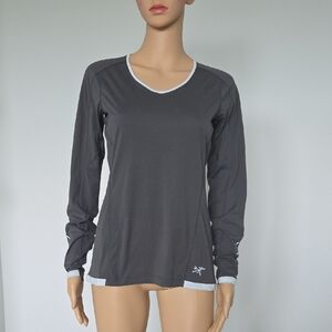Arc'teryx Gray Long Sleeve Fitted Tee M